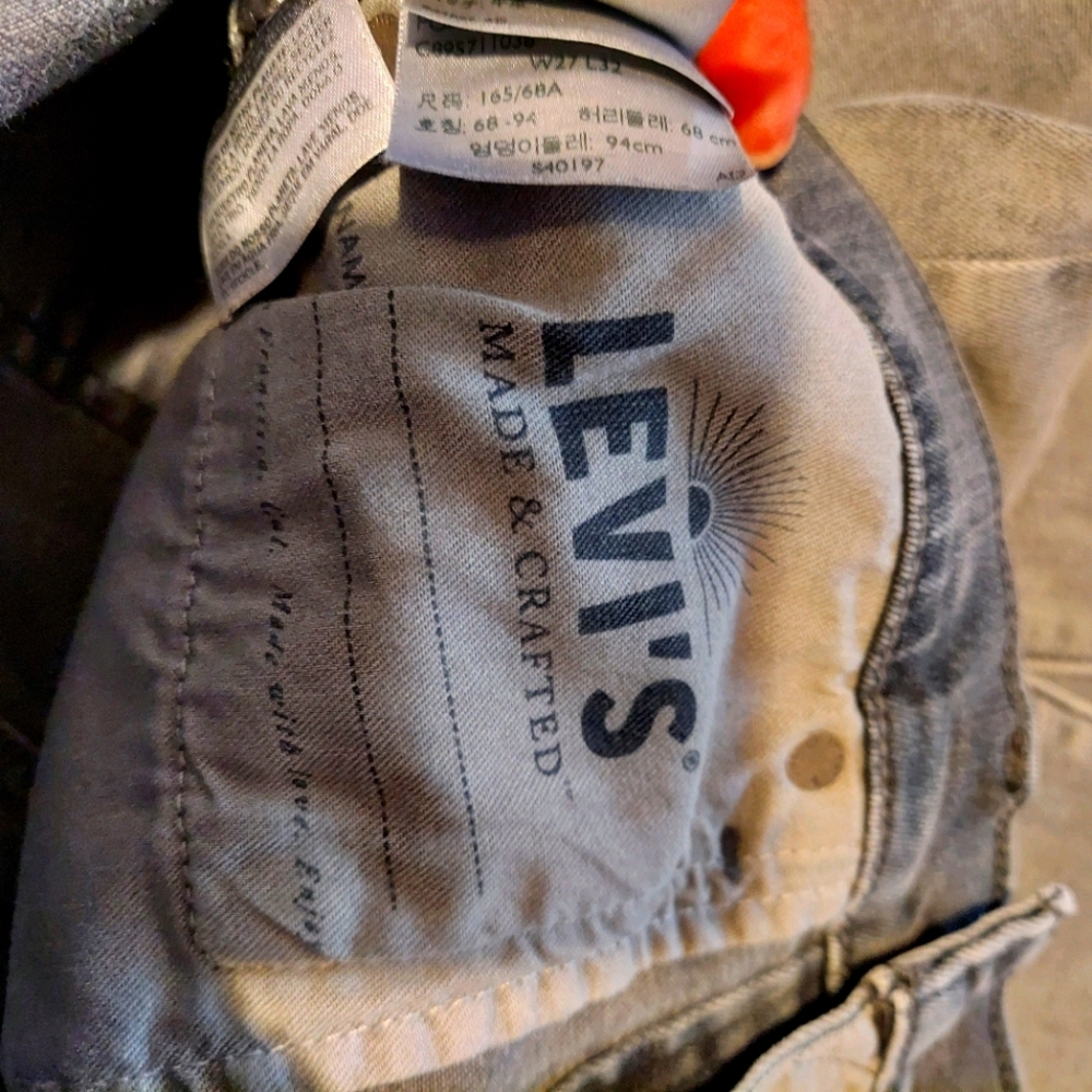 NEW! Black label LEVI'S